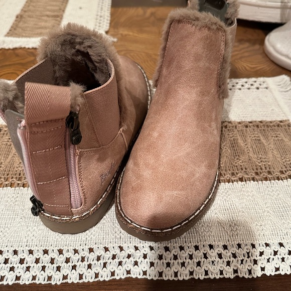 Chillin SHR Ankle Boots - Picture 2 of 4